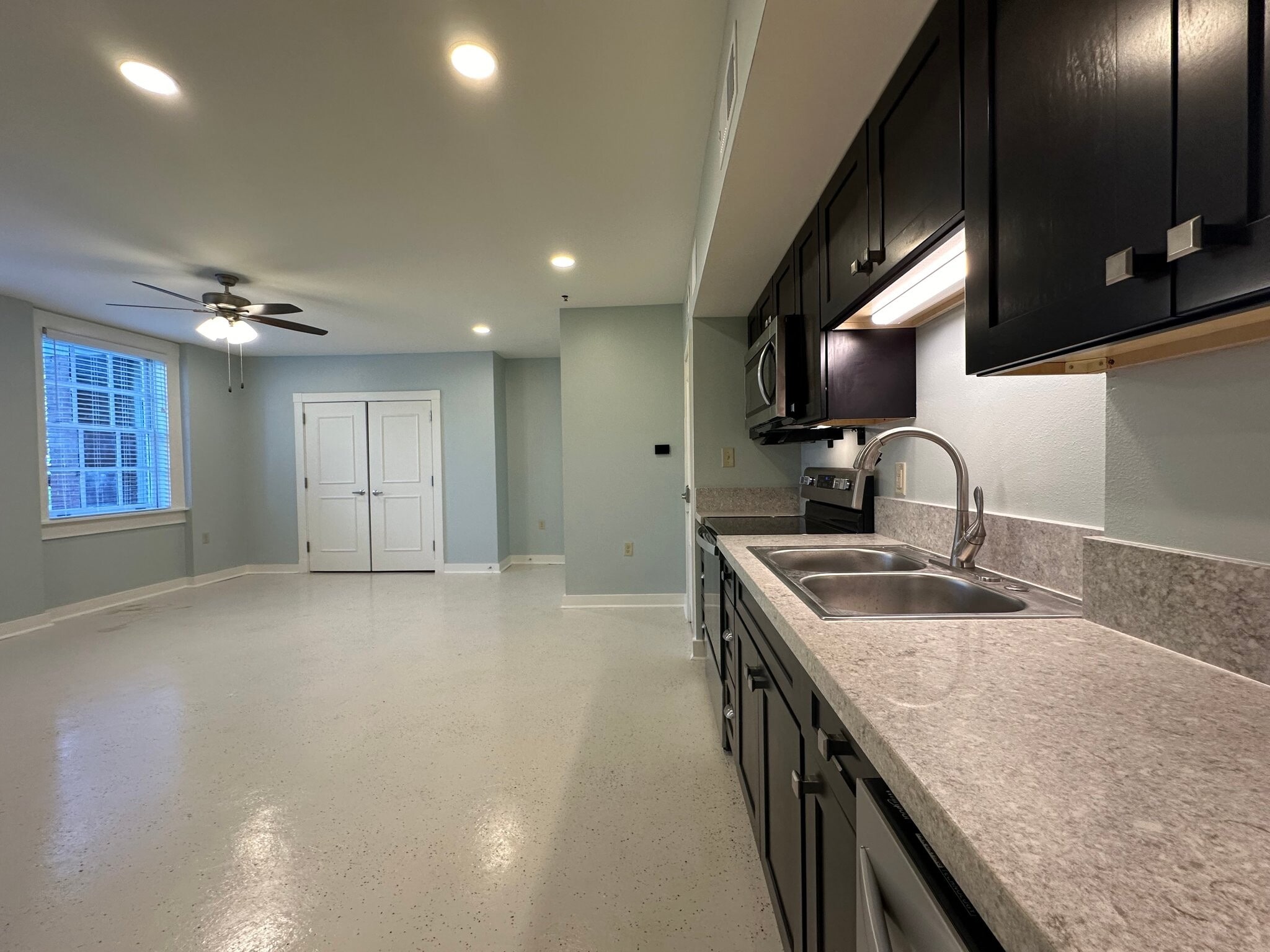 Building Photo - 715 Sherman St