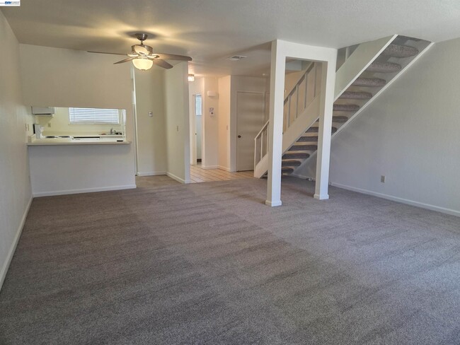 Building Photo - 7596 Silvertree Ln