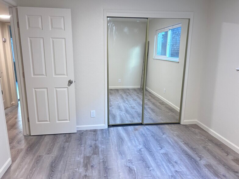 Building Photo - 833 Taylor St