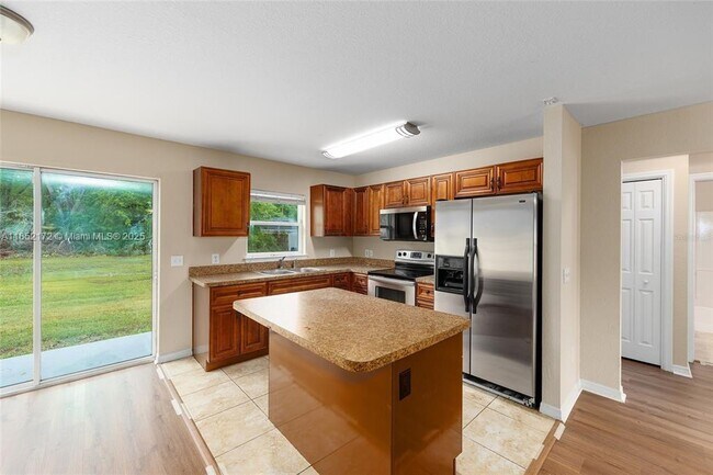 Building Photo - 6975 SE 124th Ln
