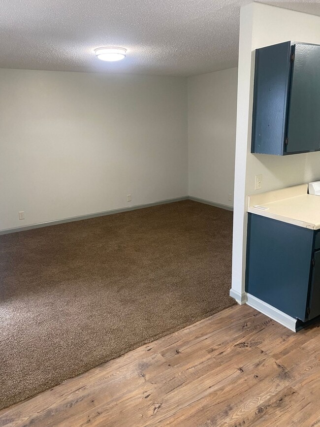 Building Photo - Chatsworth Apartments