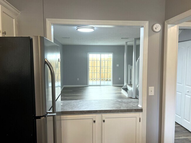 Building Photo - Walk to Beach! Newly Remodeled 2 Bedroom, ...