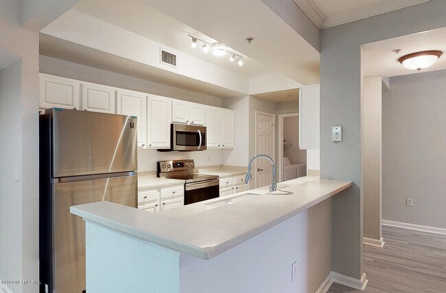 Building Photo - 10075 GATE N Pky
