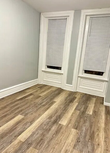 Building Photo - 229 S 6th St