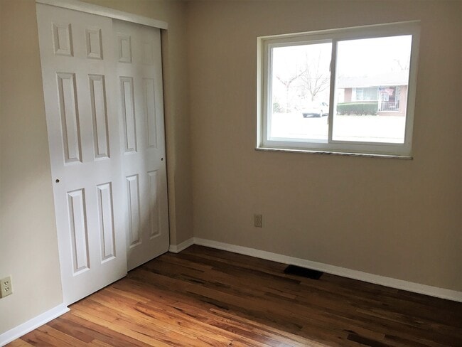 Building Photo - **3-BEDROOM/2-BATH RANCH W/ 2-CAR GARAGE!**