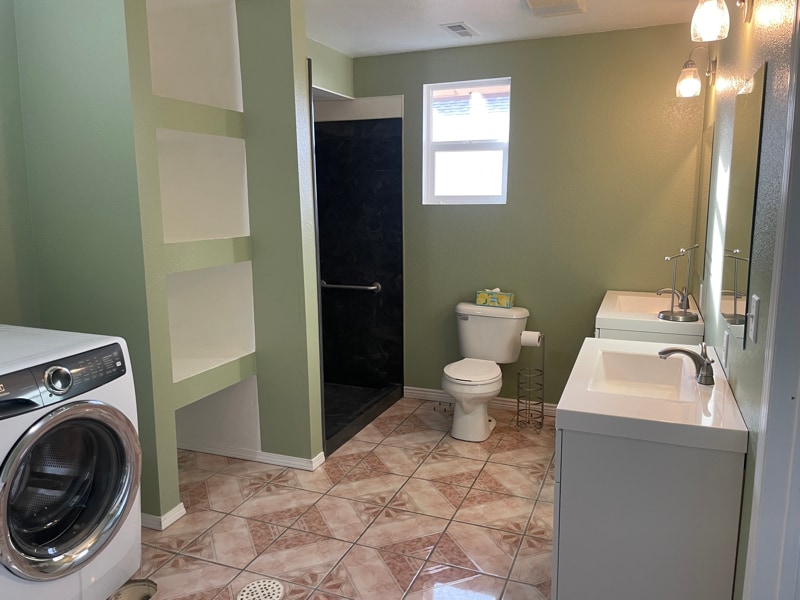 Building Photo - 319 W 14th St