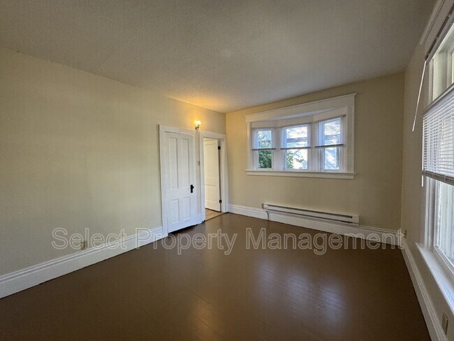 Building Photo - 1132 Rivermet Ave