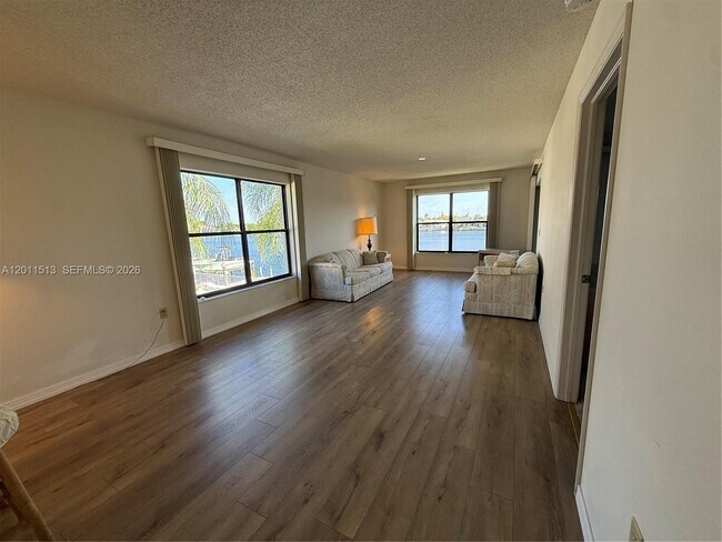Building Photo - 123 SW 47th Terrace