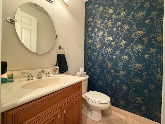 Building Photo - 6393 Bella Cir
