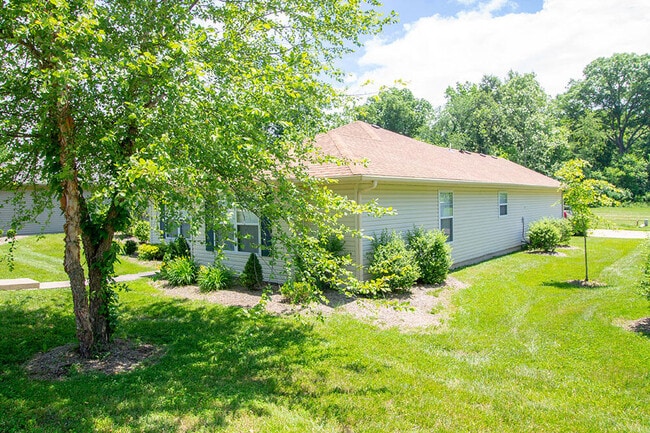 Building Photo - 1910 Harmony St