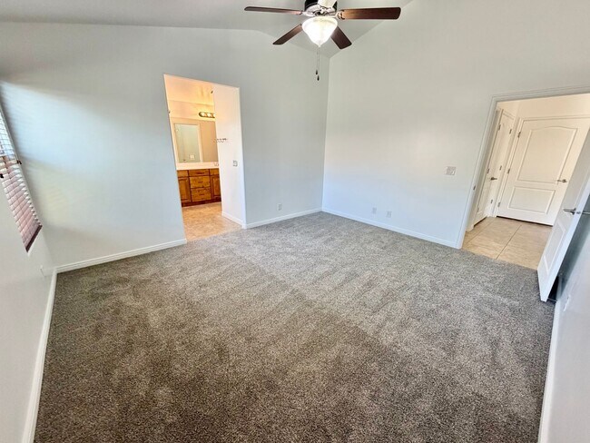 Building Photo - Beautiful Riverstone Home!!