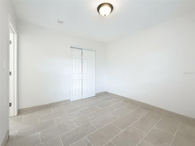 Building Photo - 497 Normandy Rd