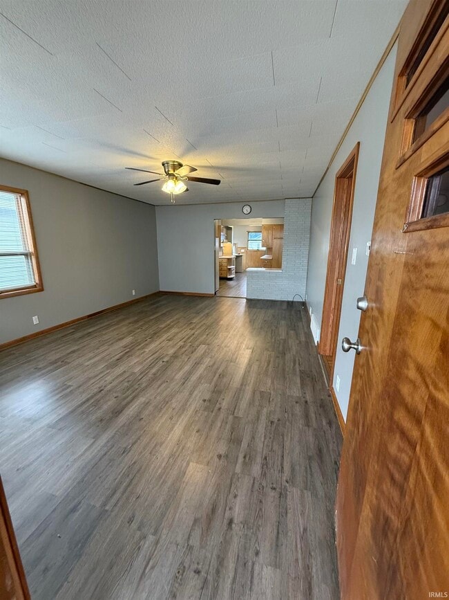 Building Photo - 1333 Hart St