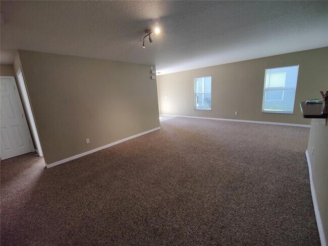 Building Photo - 544 Windrose Dr