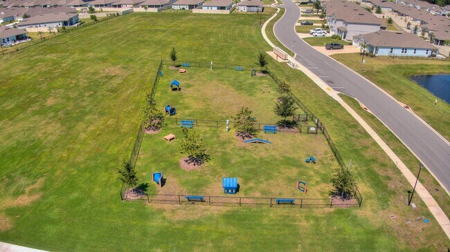 Building Photo - 130 Huesca Ct