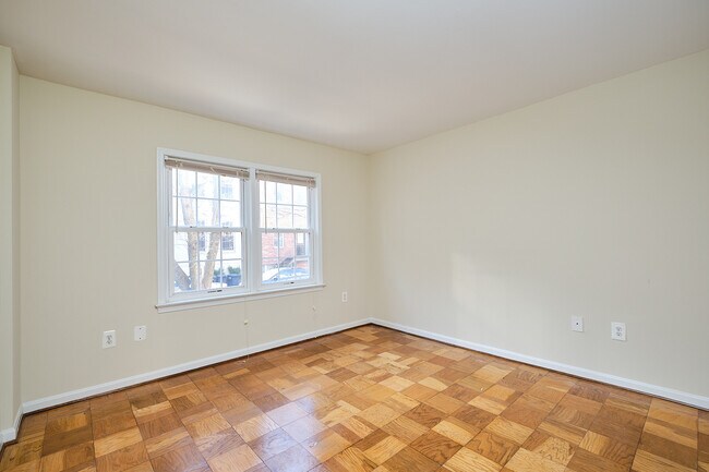 Building Photo - 1607 Corcoran St NW