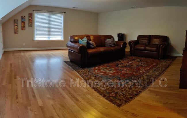 Building Photo - 14512 Harvington Dr