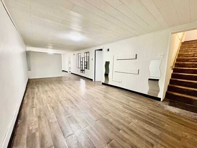 Building Photo - Freshly Renovated 4-Bedroom Home in the Hazelwood School District