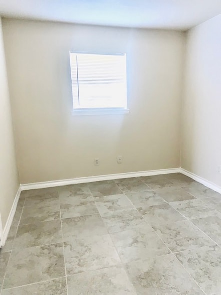 Building Photo - 2501 Norton St