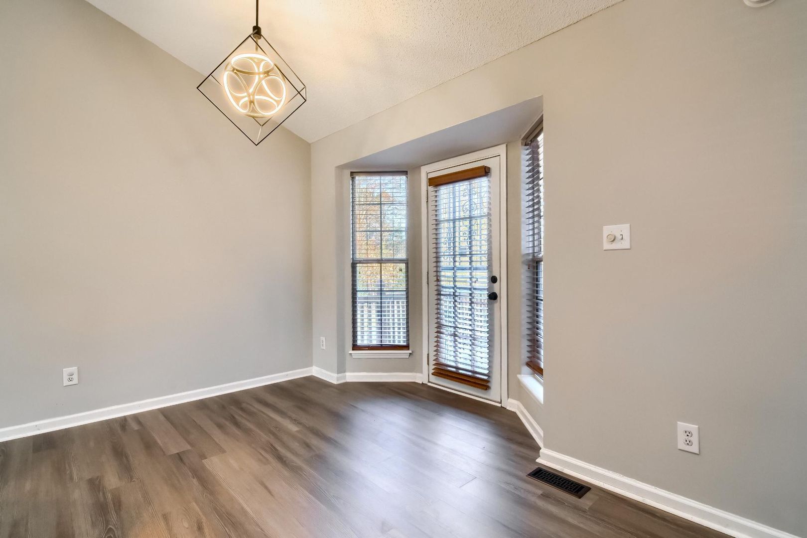 Building Photo - 7417 Wisconsin Ct