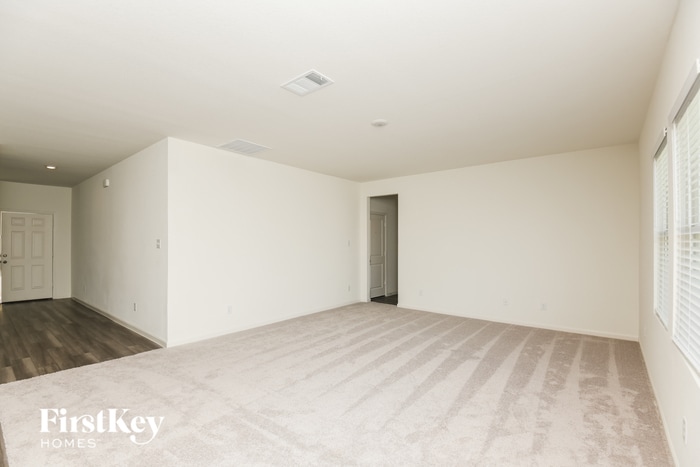 Building Photo - 8356 Hawkview Dr