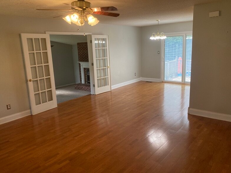 Building Photo - 352 Sam Thomas Rd