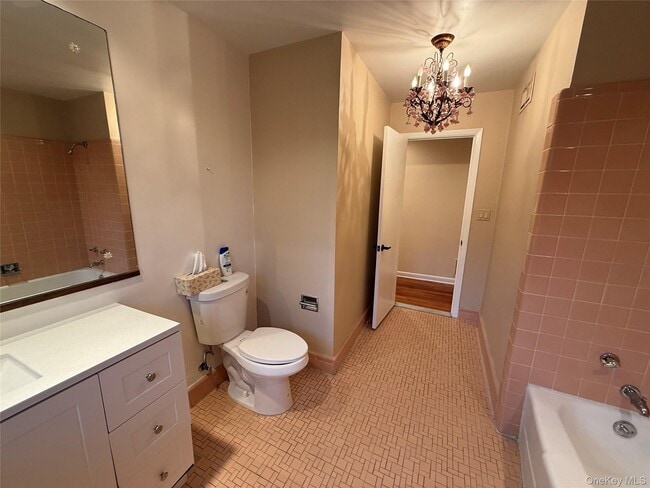 Building Photo - 12 East Pl