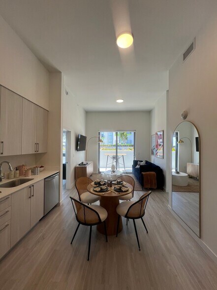 Primary Photo - 1337 NW 32nd St
