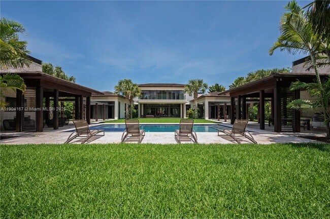 Building Photo - 9000 SW 63rd Ct