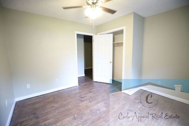 Building Photo - Nettleton Schools - 6 bed/ 3 bath 2,500 sq.ft.., back deck, fenced yard!!