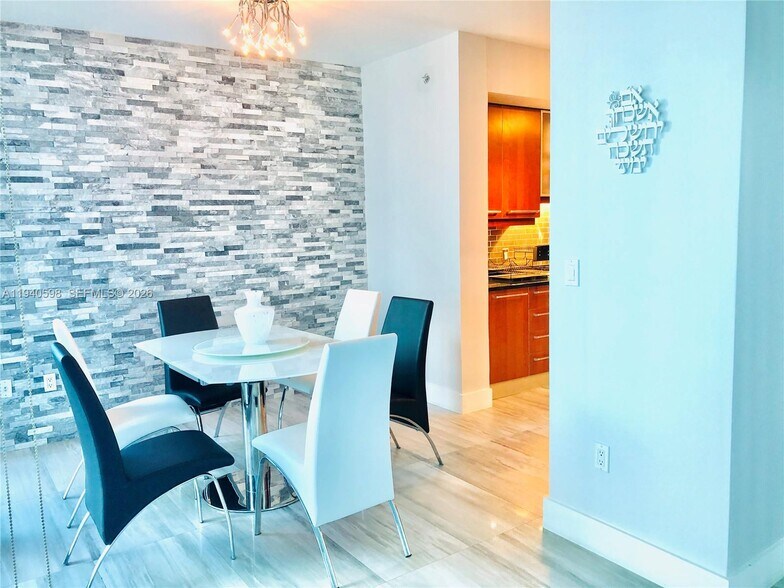 Building Photo - 3101 S Ocean Dr