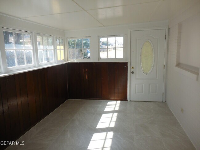Building Photo - 3608 Sheppard Ave