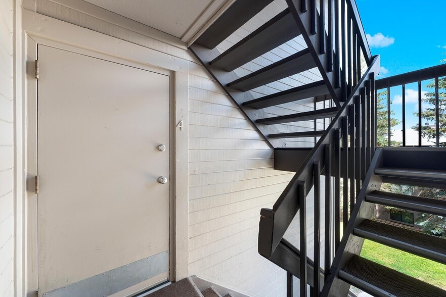Exterior entry - 1650 Upper Ironhorse Loop