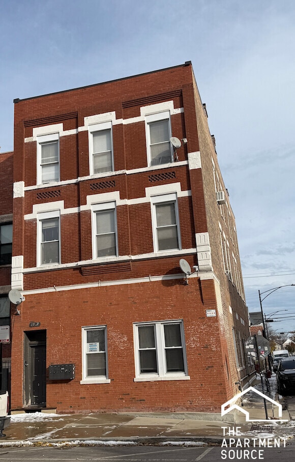 Building Photo - 1919 S Racine Ave