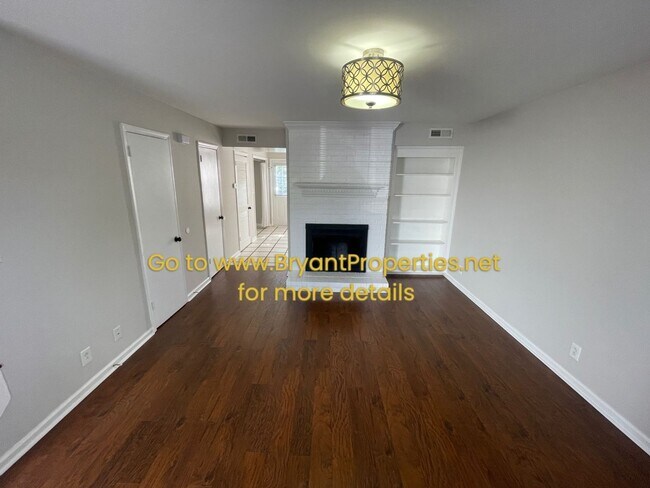 Building Photo - Hendersonville - 2 Bedroom Condo