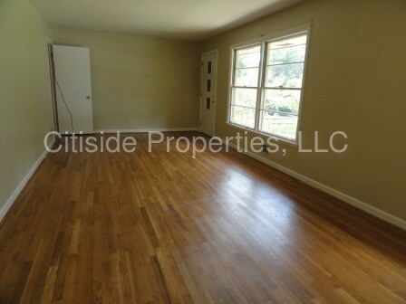 Building Photo - 950 Homewood Ct