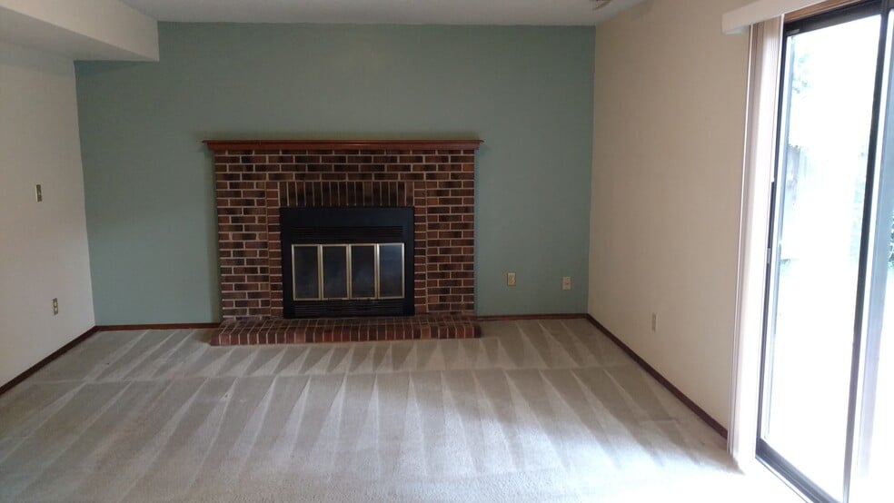 Wood burning fireplace - 6220 Pemberton Way
