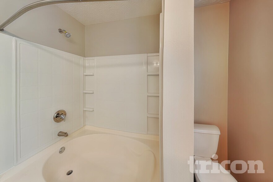 Building Photo - 1455 Enchanted Forest Dr