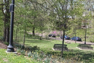 Building Photo - 2103 Iuka Ave