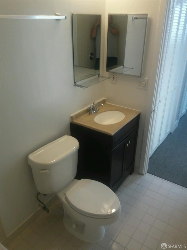 Building Photo - 236 Clinton Park