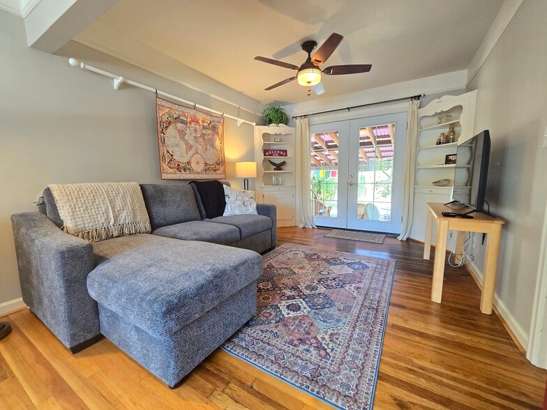 Building Photo - 1065 13th St NE