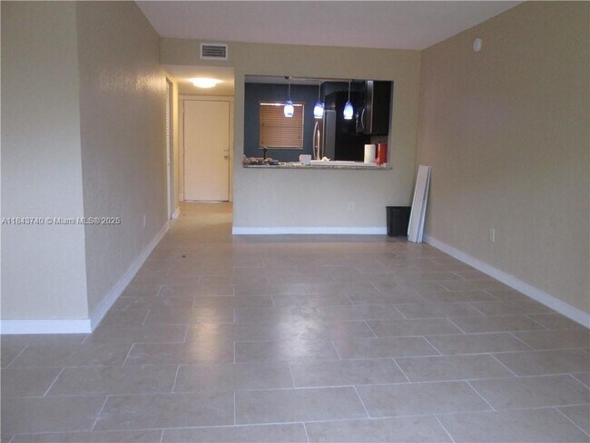 Building Photo - 901 NE 209th Terrace