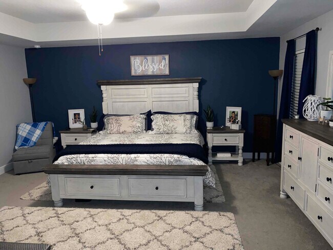 Building Photo - 5747 Periwinkle Ln