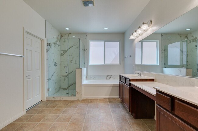 Building Photo - 12056 La Palmera Ave