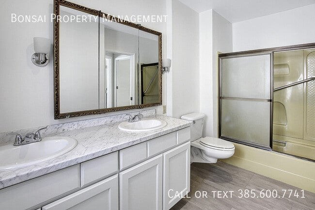 Building Photo - 1430 Denver St