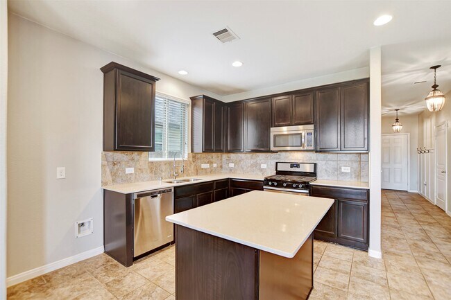 Building Photo - 5439 Baronet Dr