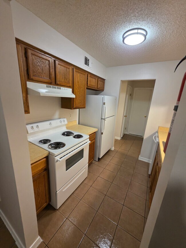 Building Photo - 472 Crabapple Ct