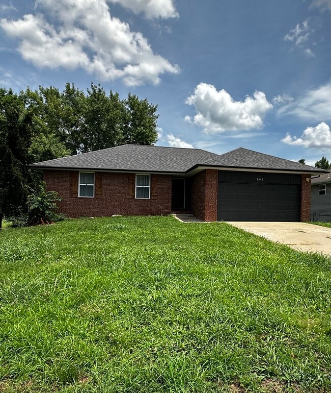 Primary Photo - 3349 W Deerfield St