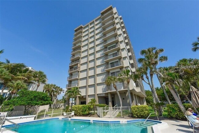 Building Photo - TURNKEY FURNISHED WATERFRONT RENTAL – Live the Island Life on Siesta Key