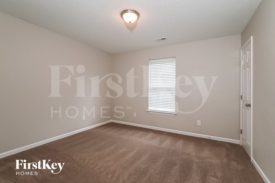 Building Photo - 4608 Mallard Creek Dr